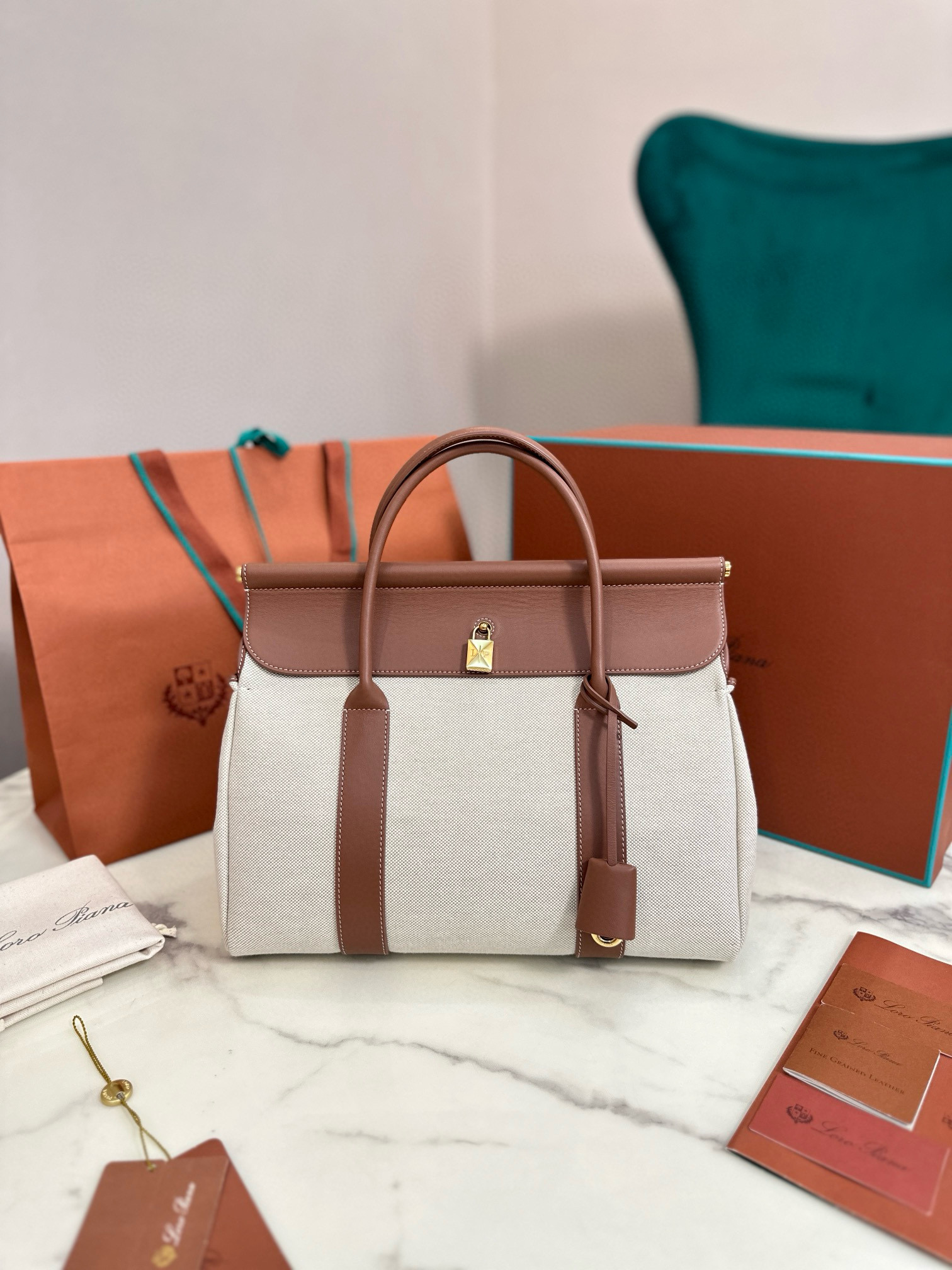 로로피아나 여자가방