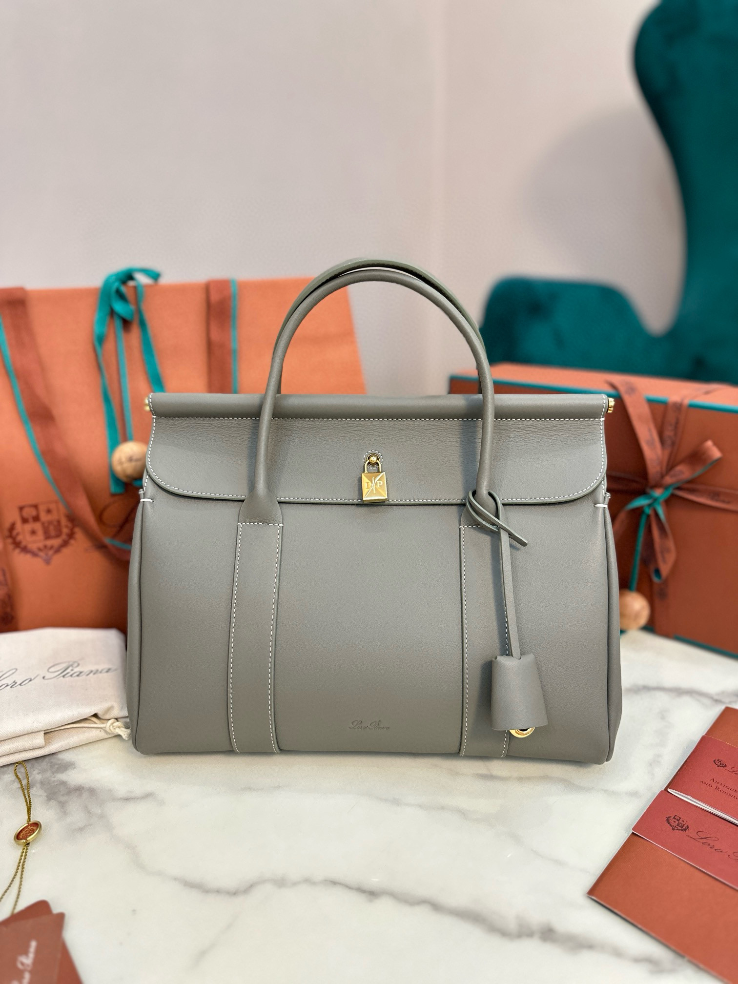 로로피아나 여자가방