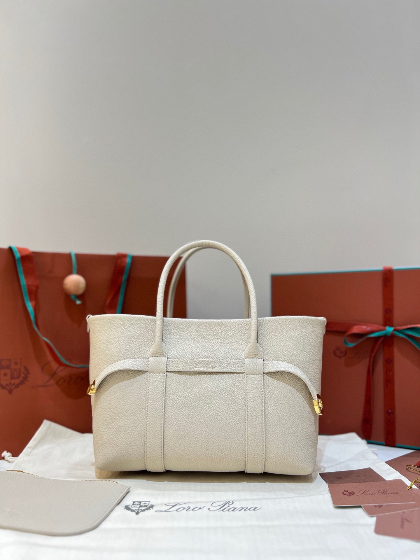 로로피아나 스몰 여자가방