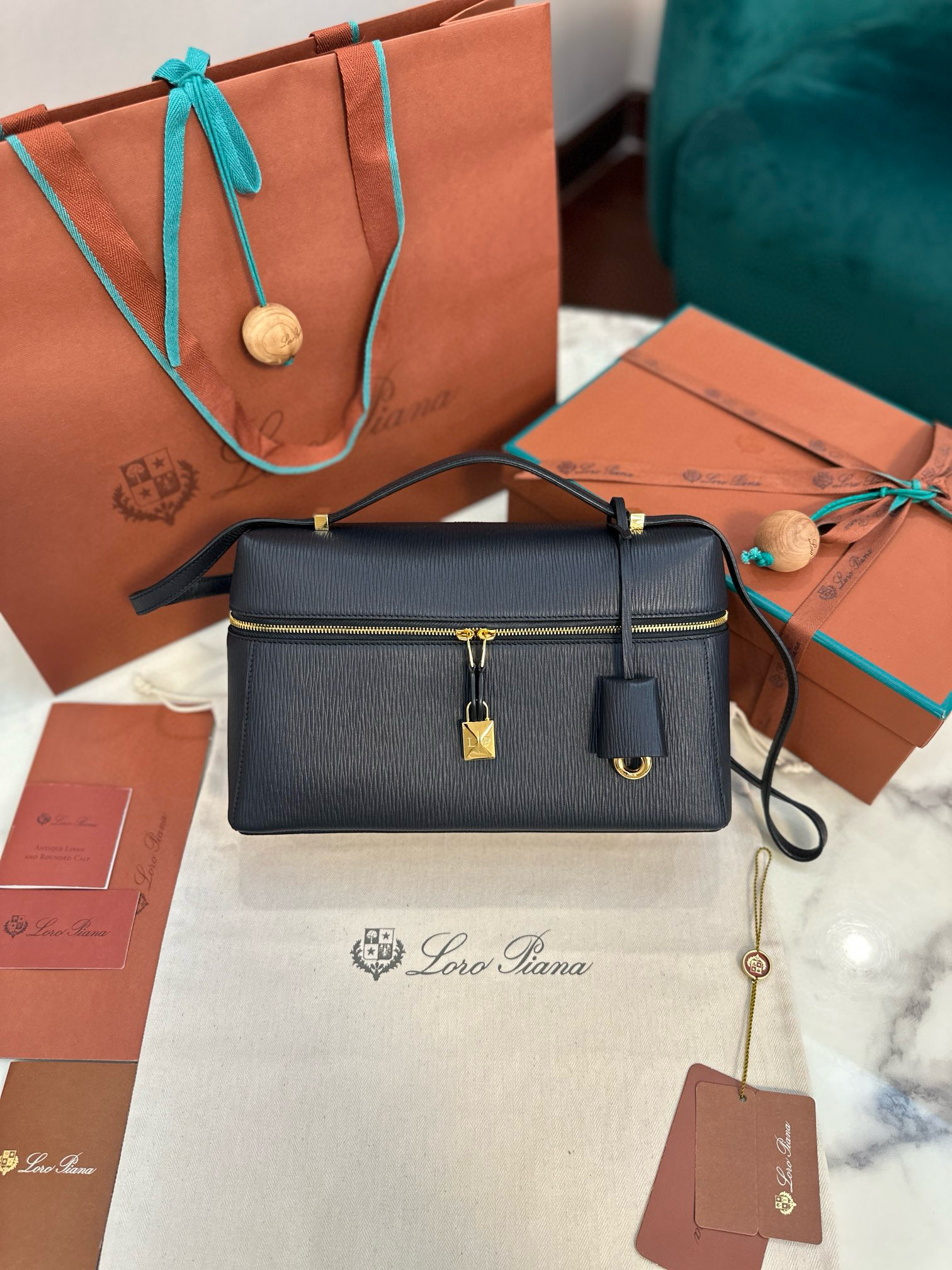 로로피아나 여자가방