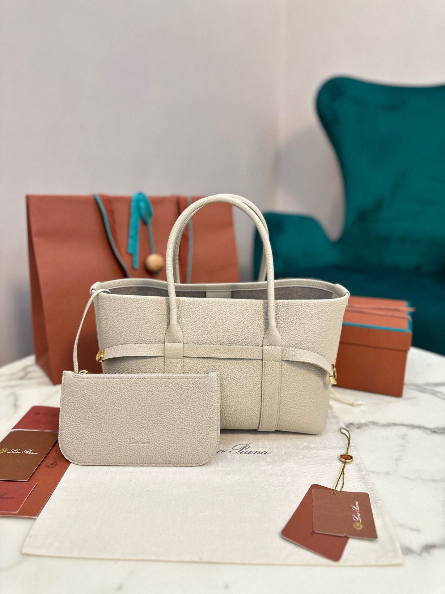 로로피아나 여자가방