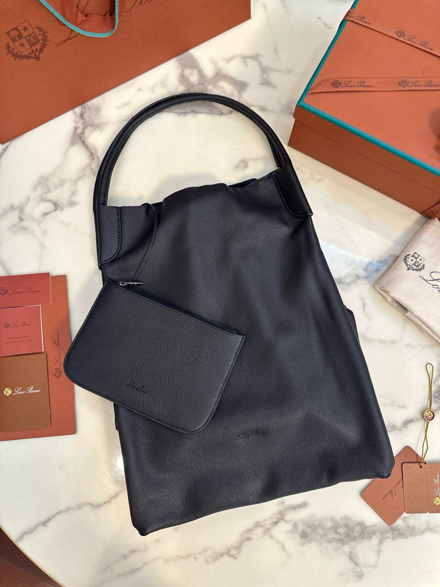 로로피아나 여자가방