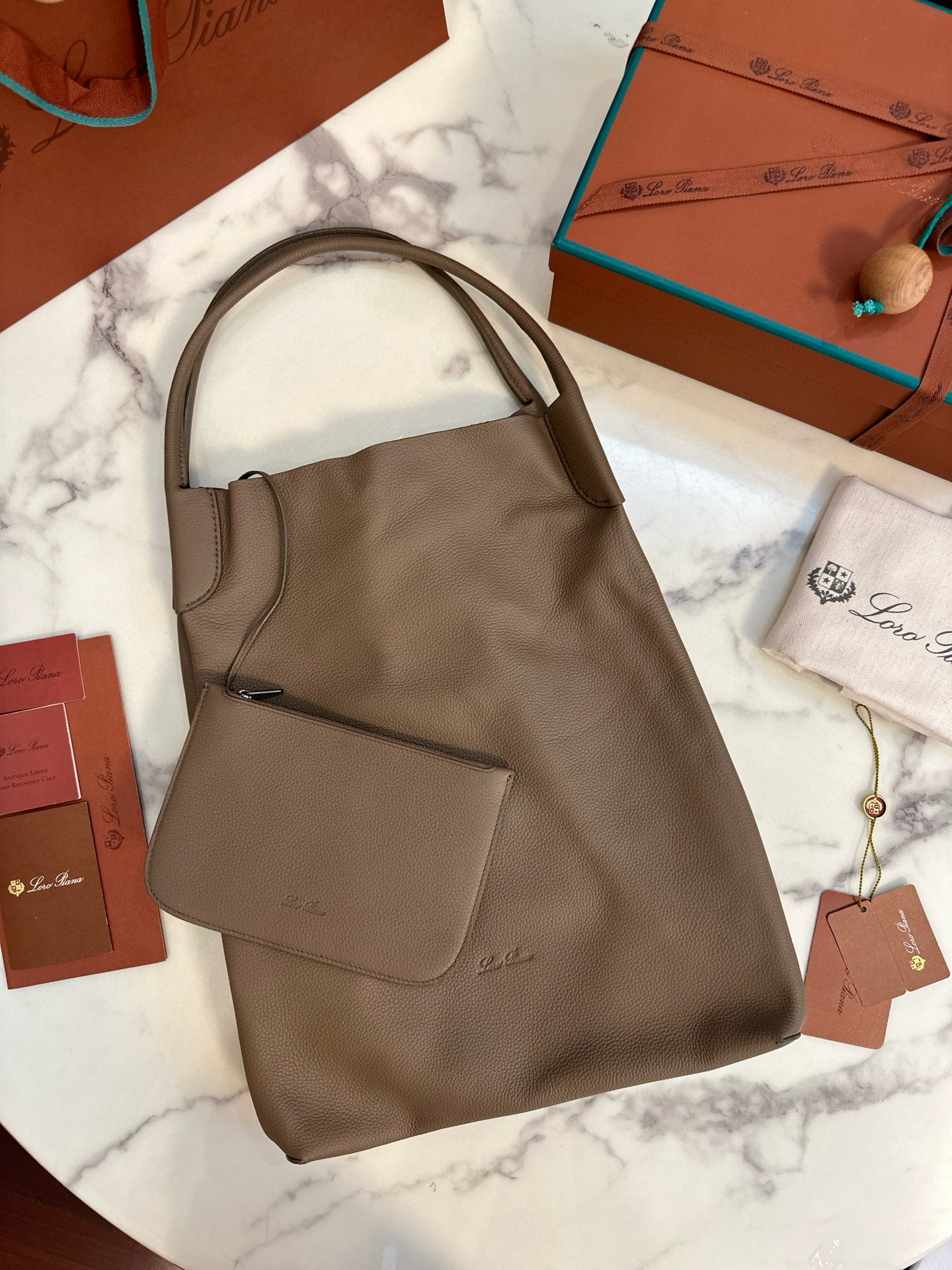 로로피아나 여자가방