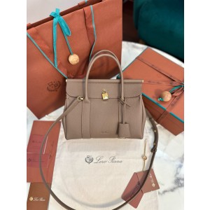 로로피아나 여자가방