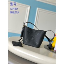 루이비통 M13480 여자가방