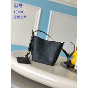 루이비통 M13480 여자가방