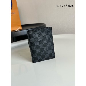 루이비통 M62089 여권지갑