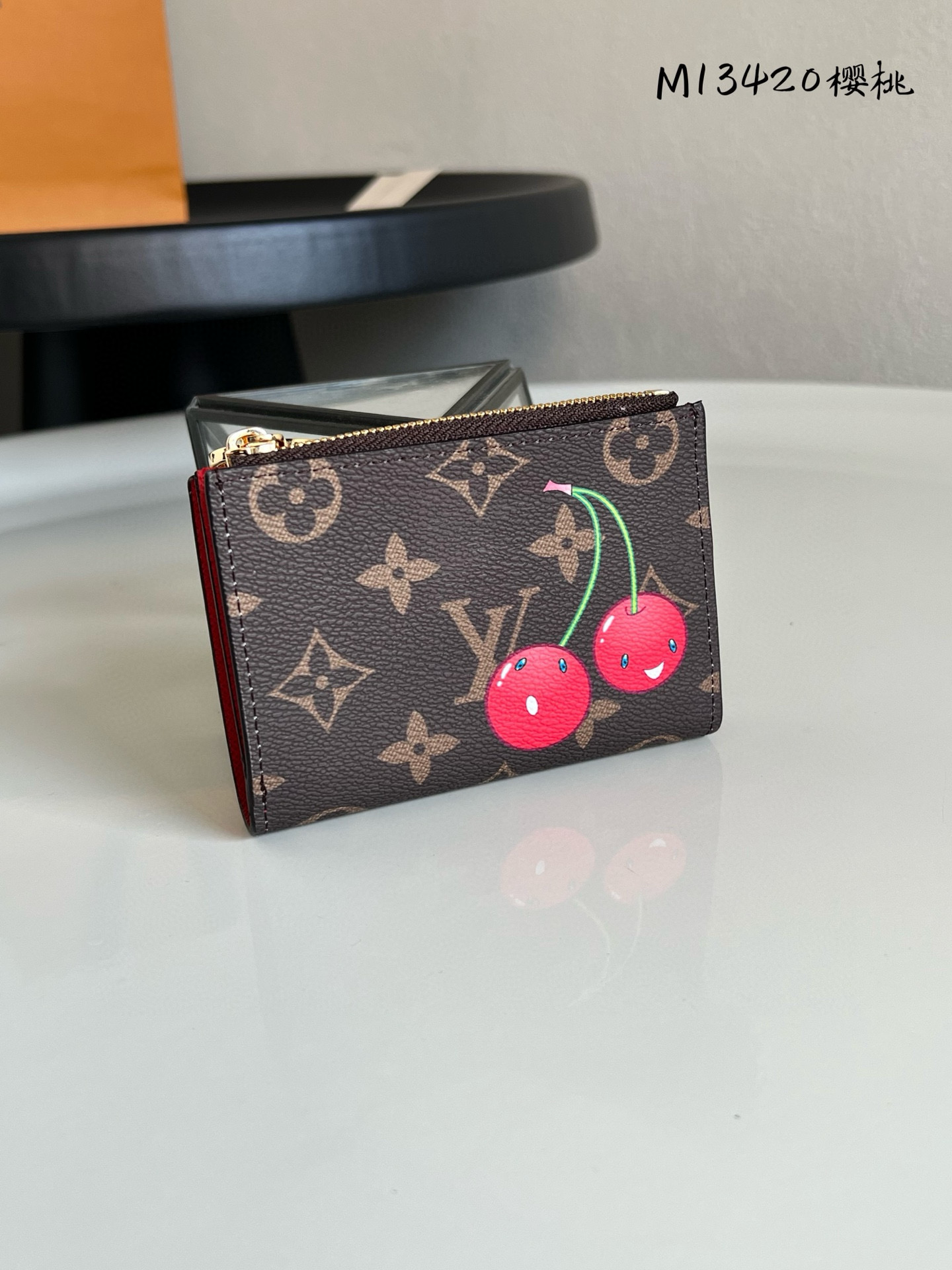 루이비통 M13420 카드지갑 머니클립