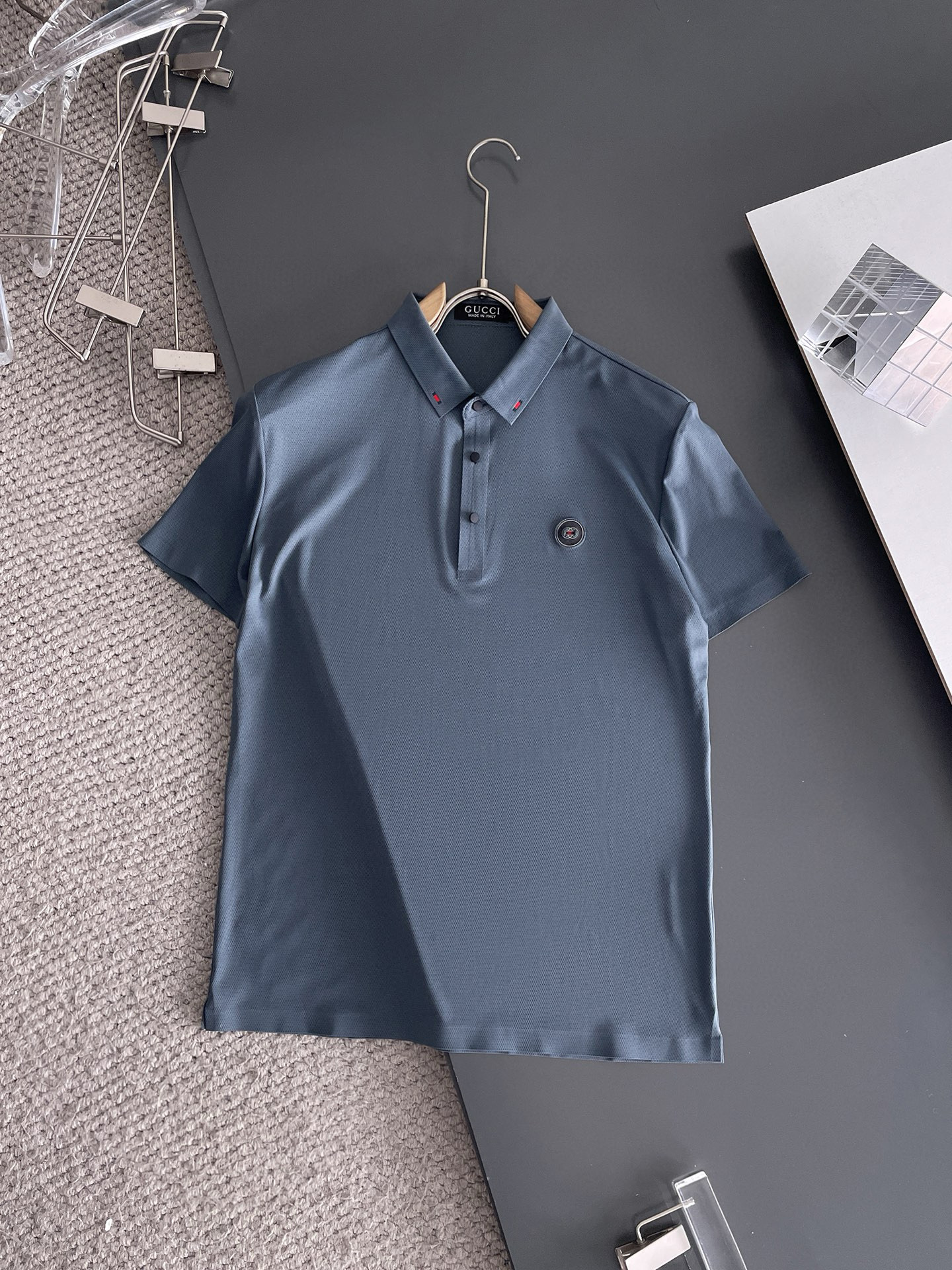 구찌 남자 반팔티