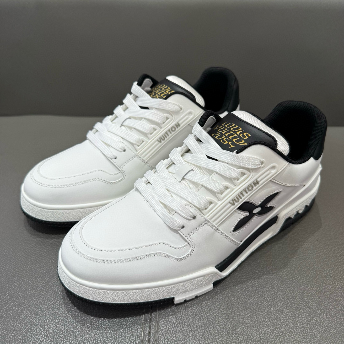 루이비통 트레이너 남자 신발 운동화 스니커즈