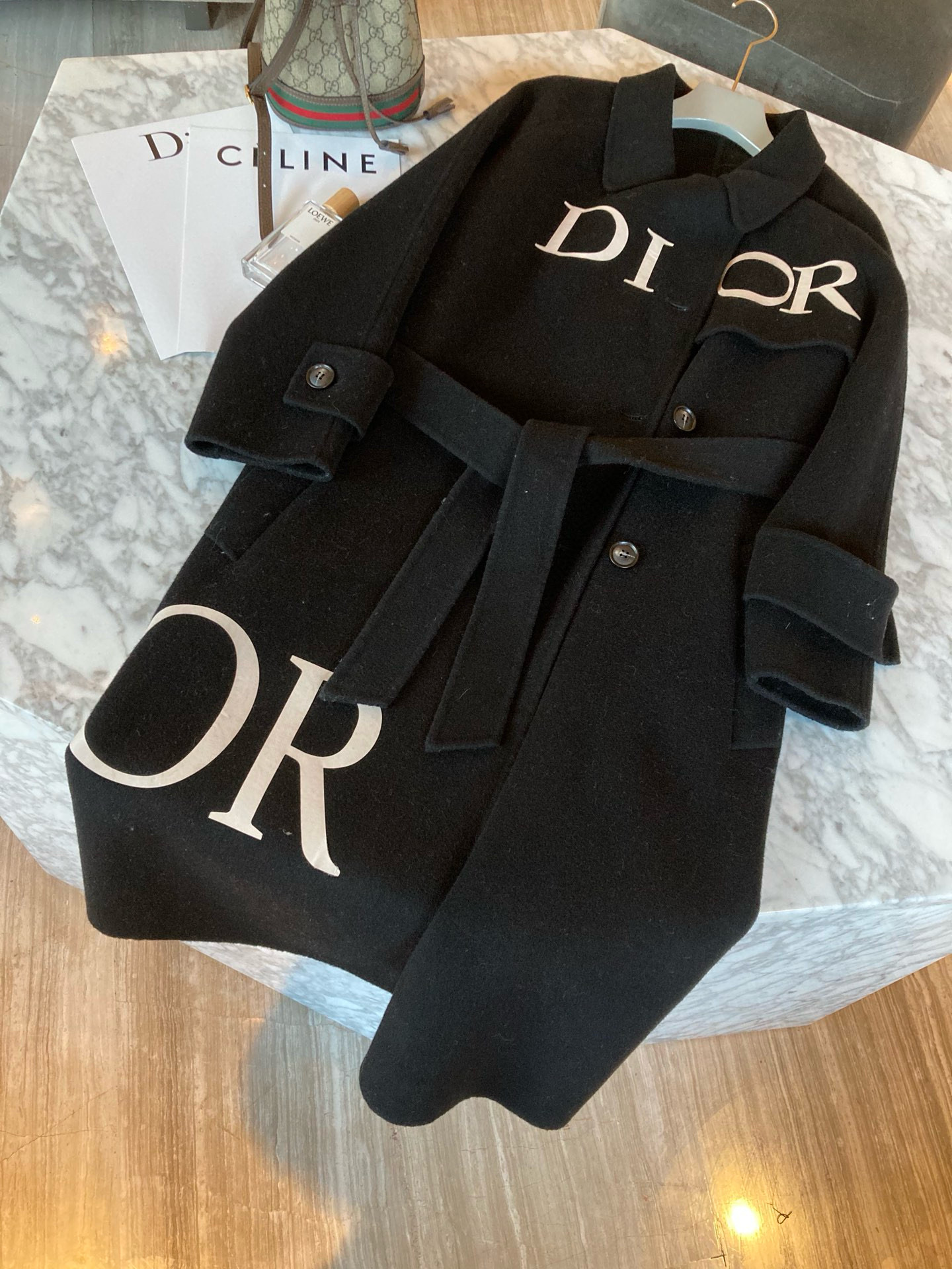 디올 여자 코트