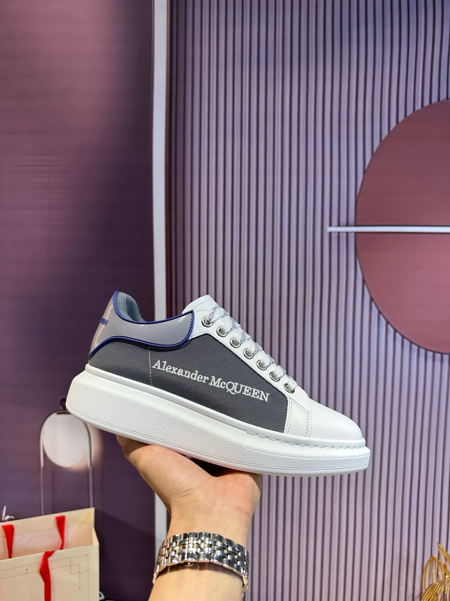 알렉산더 맥퀸 남녀공용 신발 운동화 스니커즈