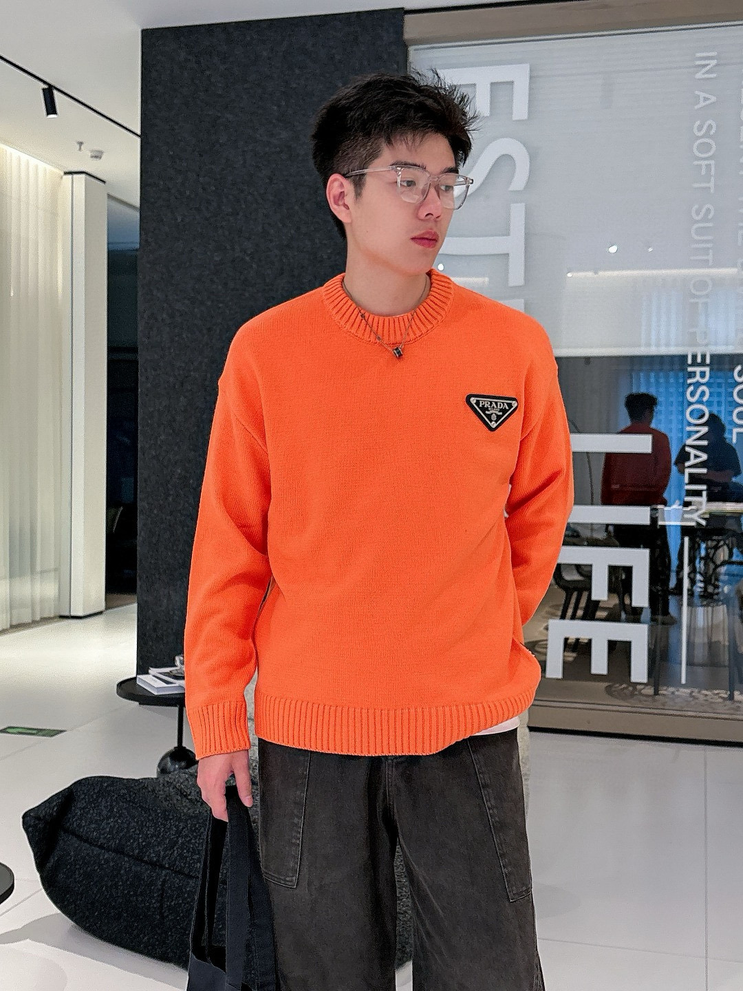 프라다 남자 니트