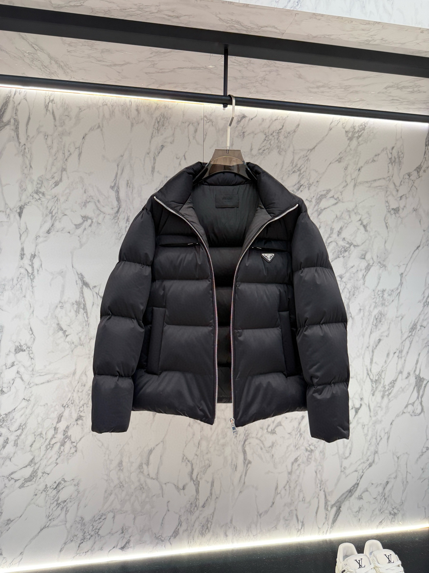 프라다 남자 패딩