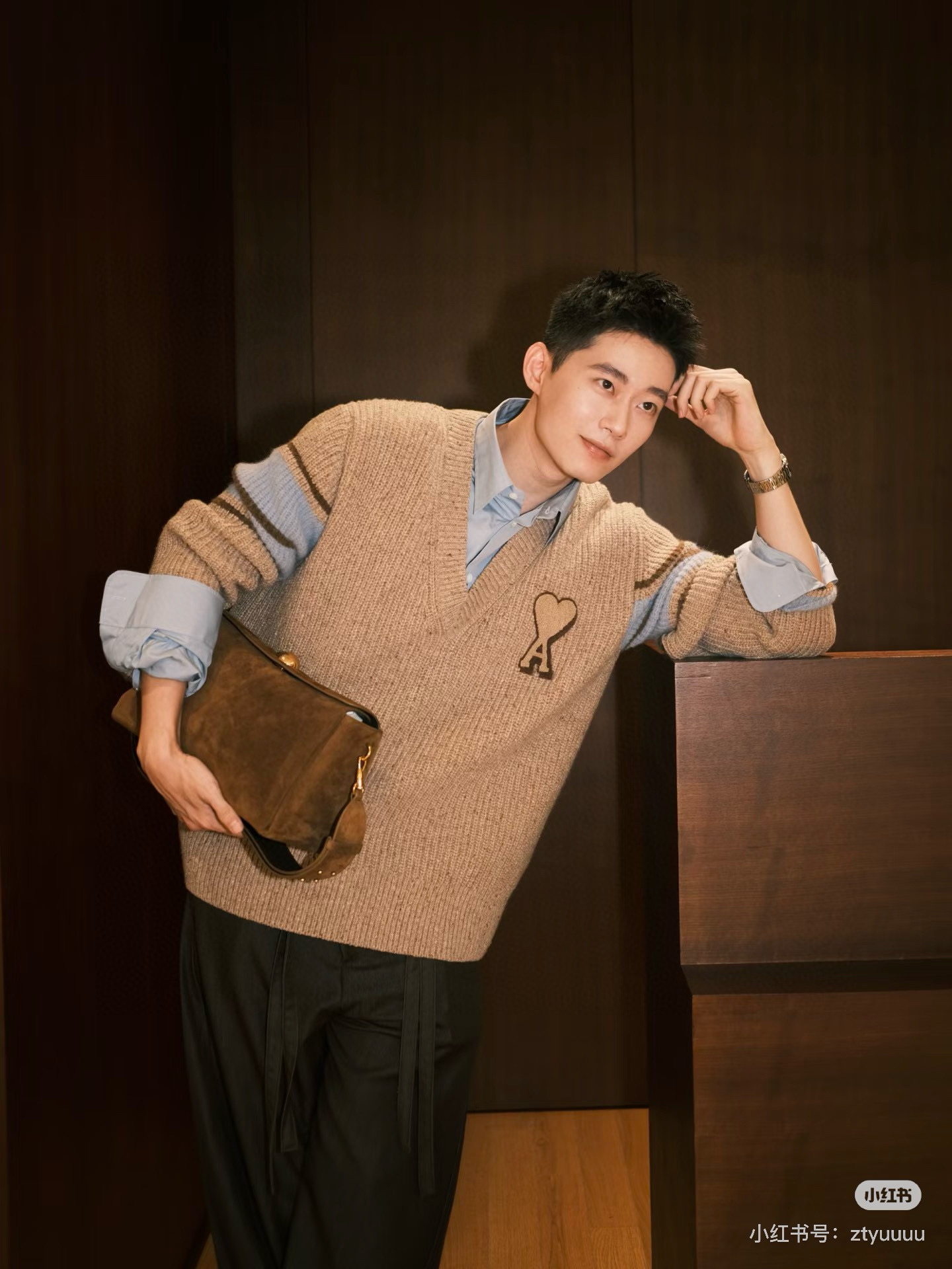 아미 아미리 남녀공용 니트