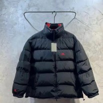 발렌시아가 남자 패딩