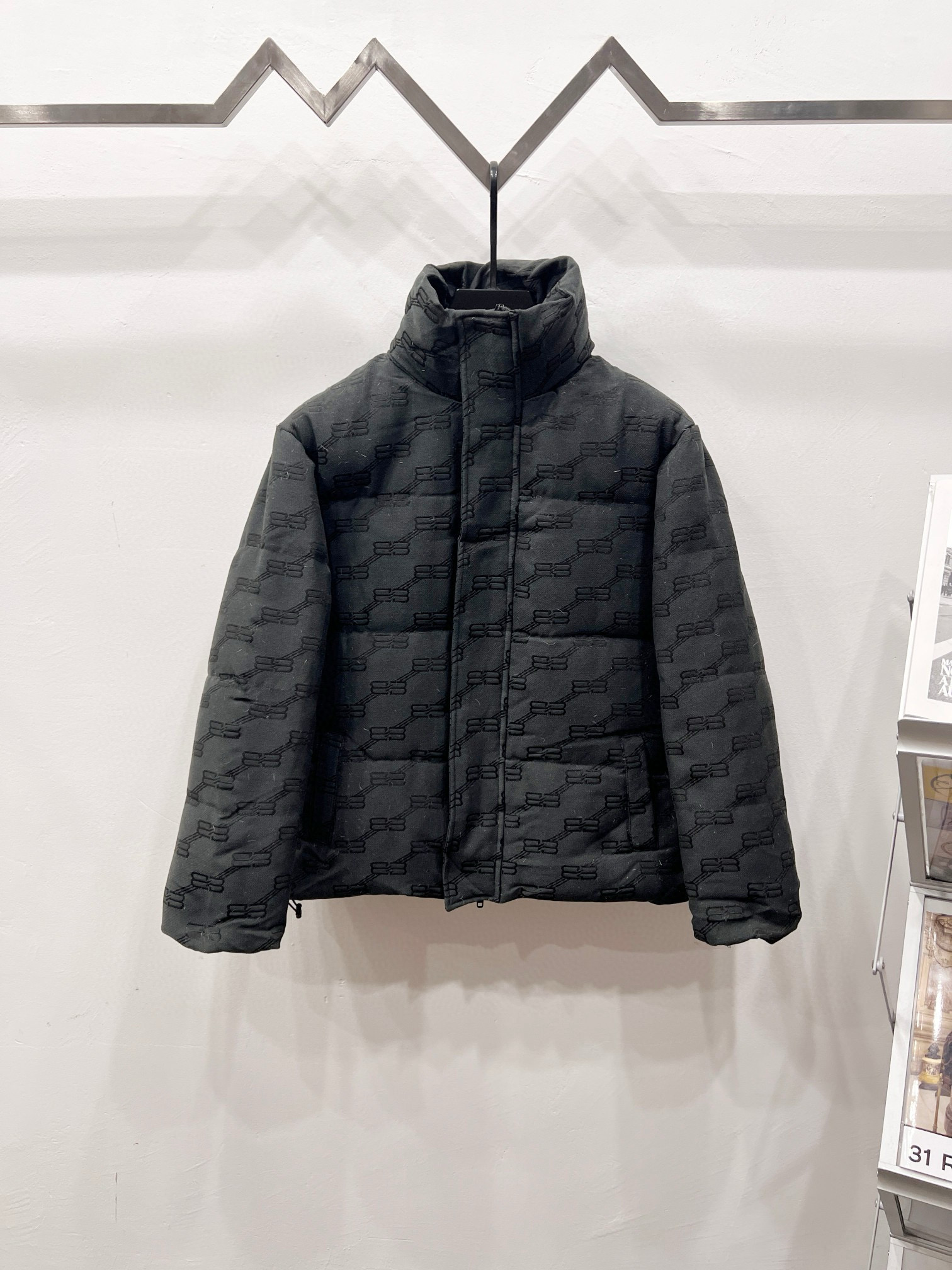 발렌시아가 남자 패딩