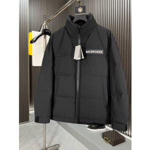 발렌시아가 남자 패딩