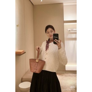 루이비통 3컬러 여자 가디건